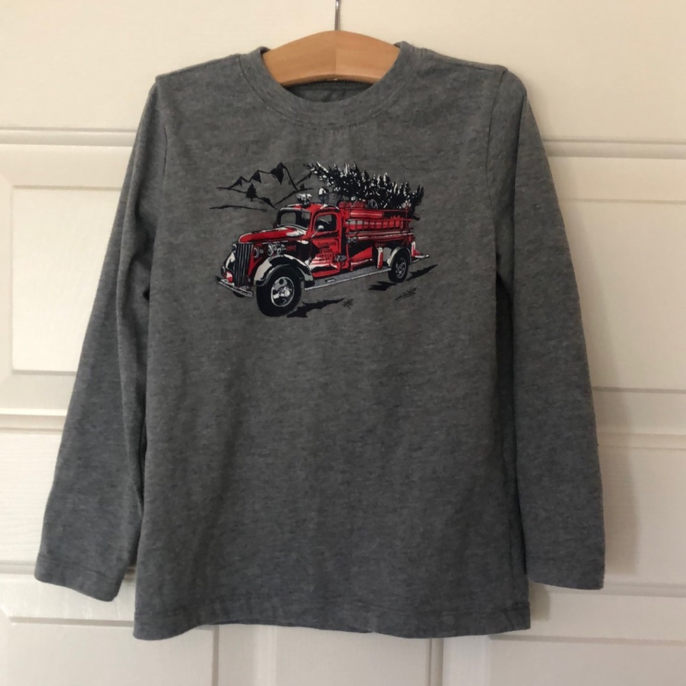 Oshkosh boys 4T long sleeve tee shirt